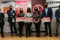 Carnicería Charo y Roberto, Local 23 y Más que aromas se alzan con los premios del Concurso de escaparates navideños organizado por FECOM