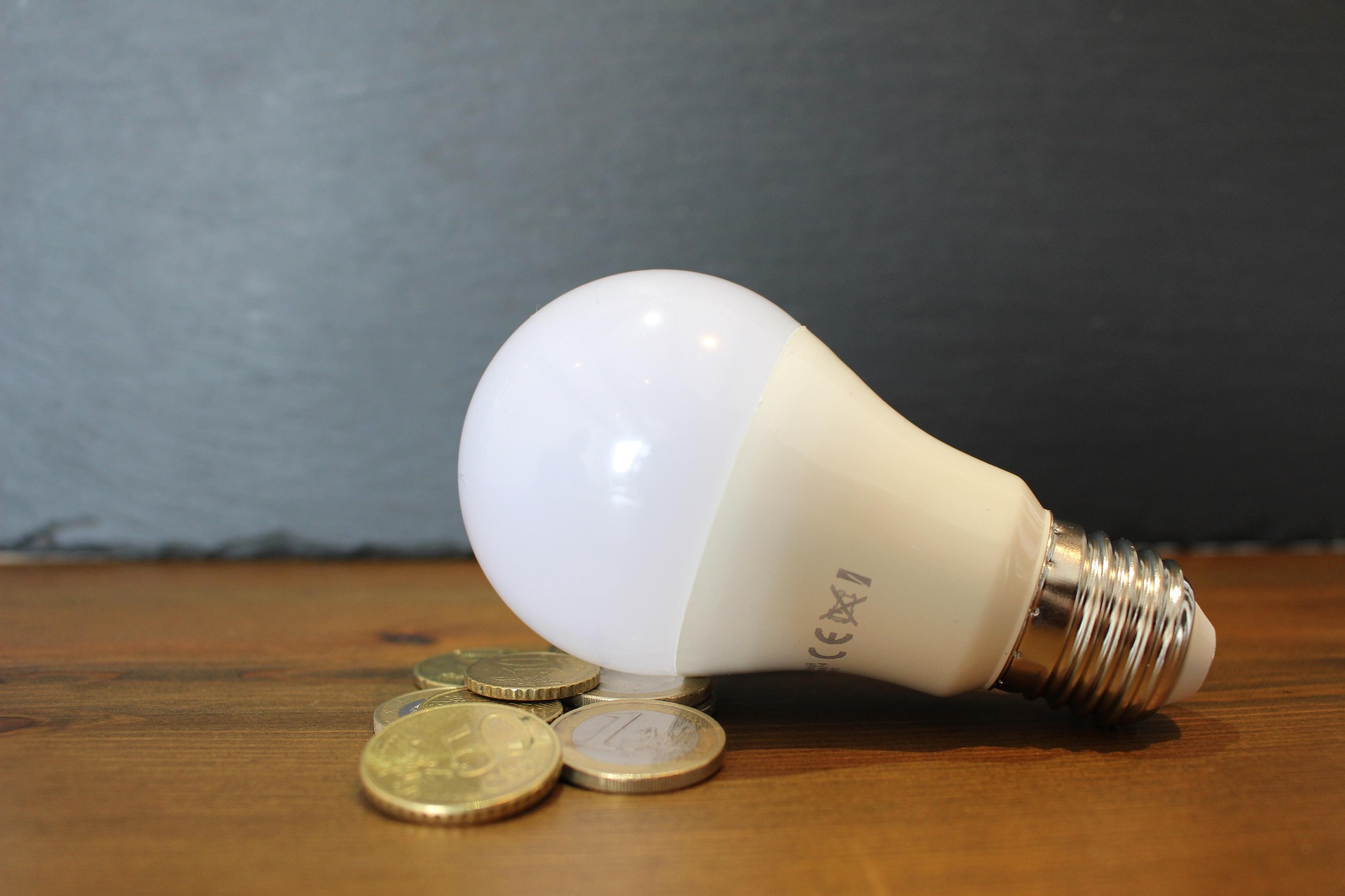 69c1049ed679f64c0432b0de_vv1ntermute-light-bulb-6065189_1920