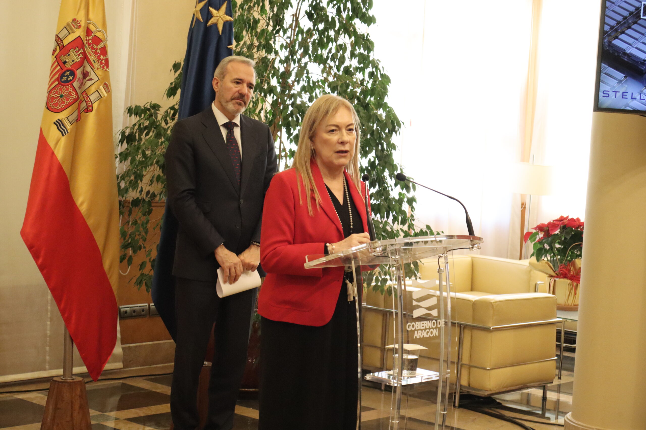 Azcón agradece la implicación de los agentes sociales en el proyecto de gigafactoría de baterías